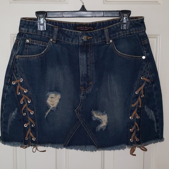 Isabel Hayley Denim Distressed Raw Hem Mini Skirt - Picture 1 of 15